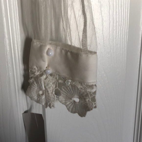 Elegant and Sexy White Top - Picture 6 of 6